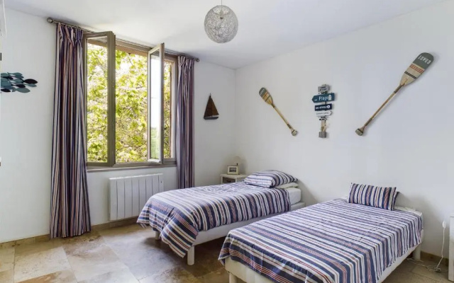 Maison Tarascon, 6 pièces, 8 personnes - FR-1-599-56