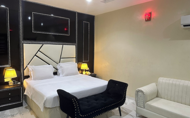 De Lords Resort Hotel & Suites