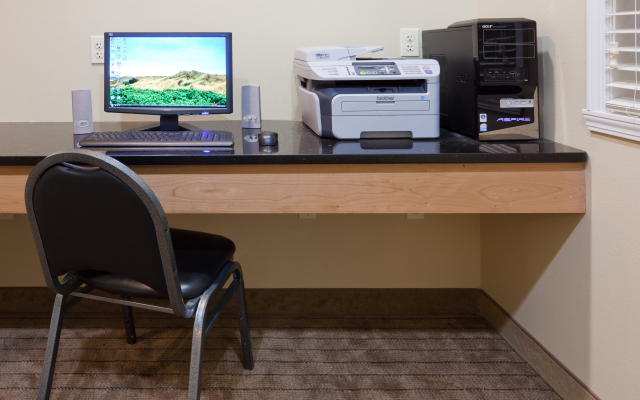 Holiday Inn Express Devils Lake by IHG