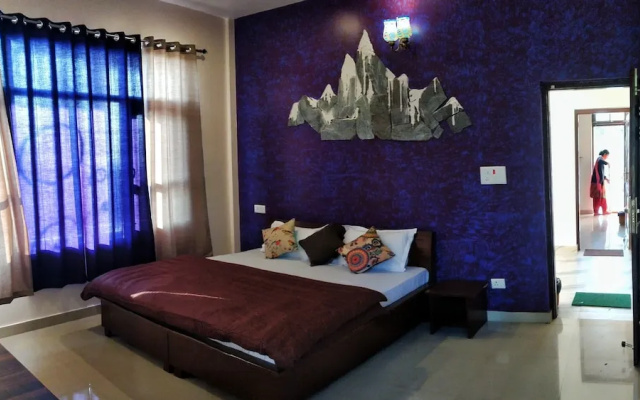 The Bunker Hostel - Dharamkot
