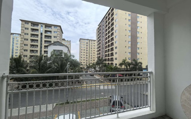 OYUSTAY Clark condo near airport casino