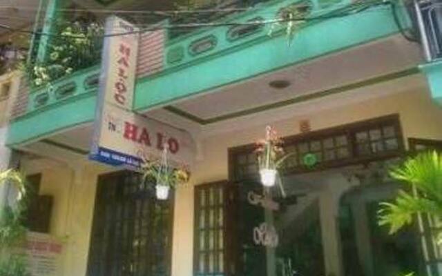 Отель Halo Tourist Guest House Вьетнам, Хюэ - отзывы, цены и фото номеров - забронировать отель Halo Tourist Guest House онлайн вид на фасад