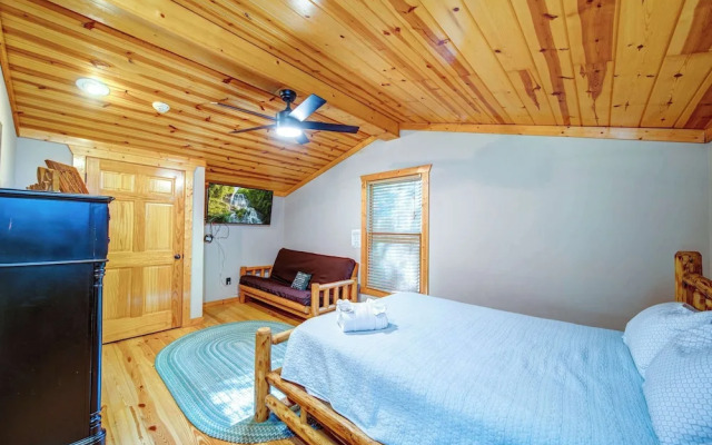 Buck Valley Lodge Home for 12