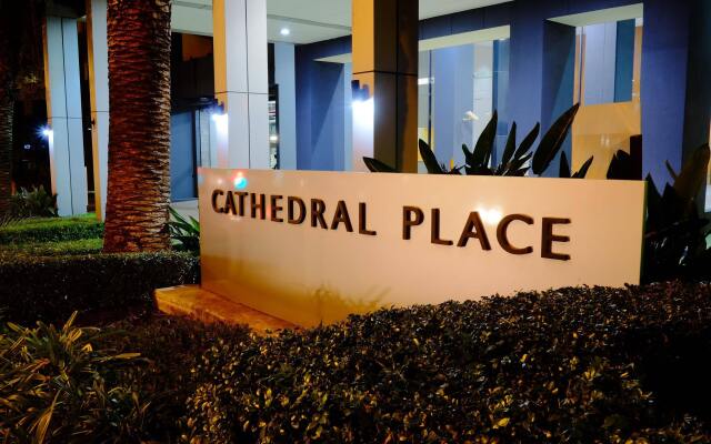 Отель Cathedral Place вид на фасад