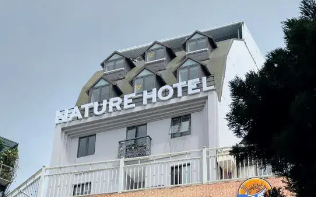Nature Hotel - Win Happy