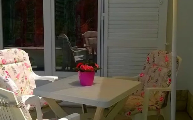 Pretty Apartment With Terrace on Island Rab