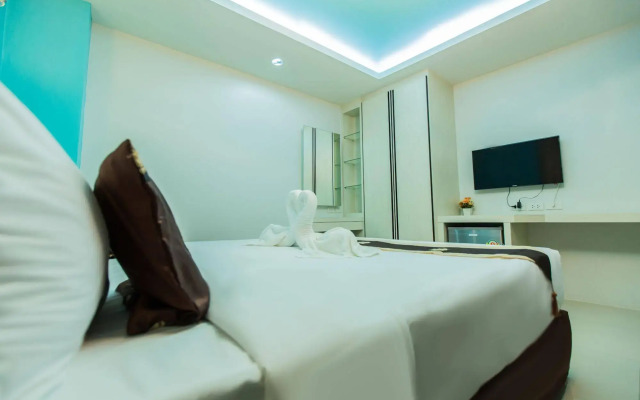 Le Touché Hotel