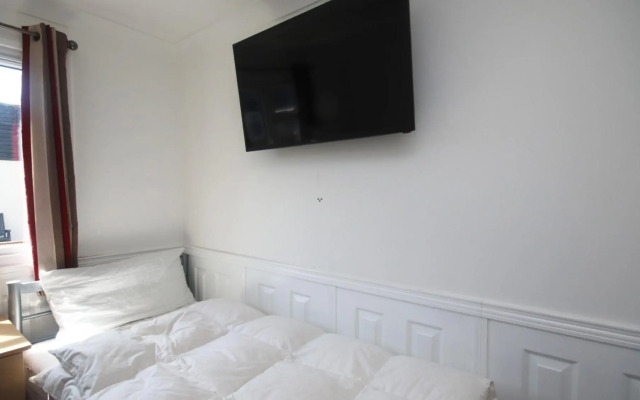 29C Medmerry Park 2 Bedroom Chalet