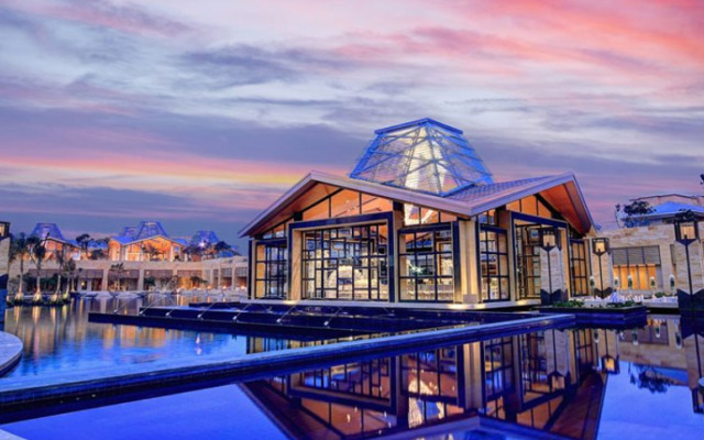 Отель The Mulia Bali вид на фасад