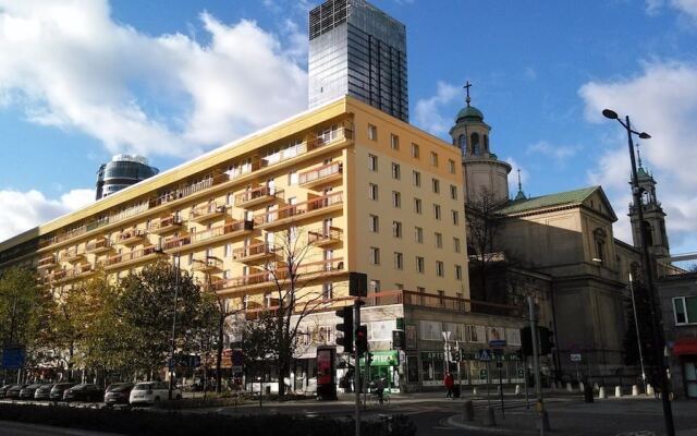 Отель Amber Apartments Palac Kultury Польша, Варшава - отзывы, цены и фото номеров - забронировать отель Amber Apartments Palac Kultury онлайн вид на фасад