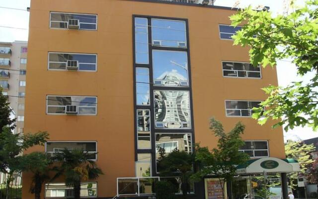 Отель Robsonstrasse Hotel & Suites Канада, Ванкувер - отзывы, цены и фото номеров - забронировать отель Robsonstrasse Hotel & Suites онлайн вид на фасад