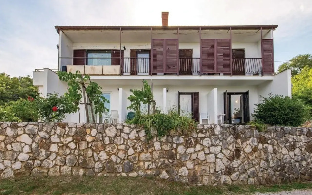Stunning Home in Brsec With Wifi and 3 Bedrooms