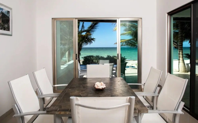 Piña Beach House in San Benito Beach