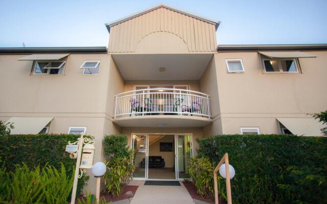 Отель Chermside Court Motel вид на фасад