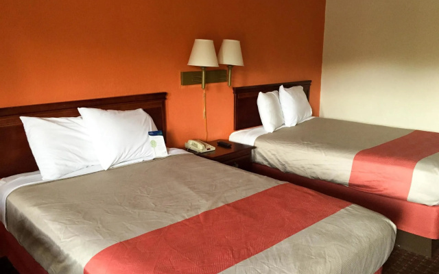 Motel 6 Opelika, AL