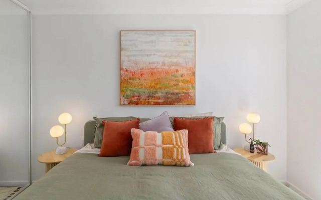 Spacious Apartment Near Cronulla Beach