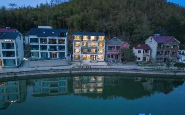 Linxi Lakeside Homestay (Yunshang Grassland)