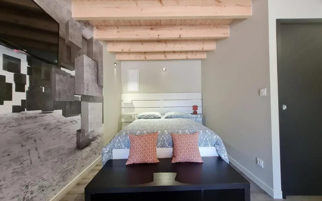 Gîte Rochetrejoux, 1 pièce, 4 personnes - FR-1-426-479