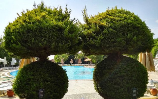 Lakeside Garden