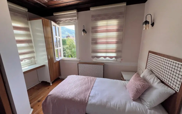 Demiröz Konak Otel
