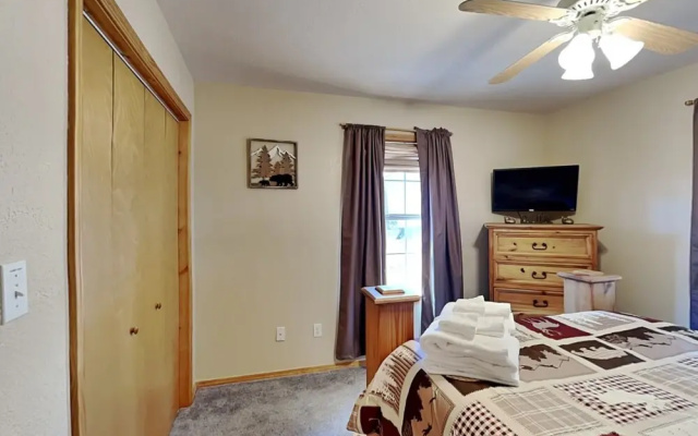 4 Bears 1 Cave by Ryson Vacation Rentals
