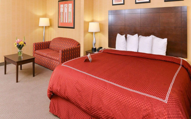 Quality Suites Stratford