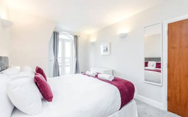 Roomspace Serviced Apartments -Thames Edge