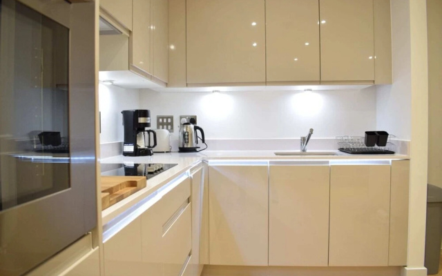 2 Bedroom Flat in Park Royal