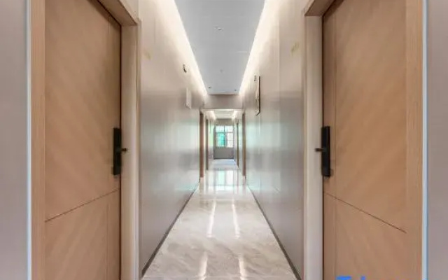 Pure Waterfront Hotel (Chang'an Rail Station)