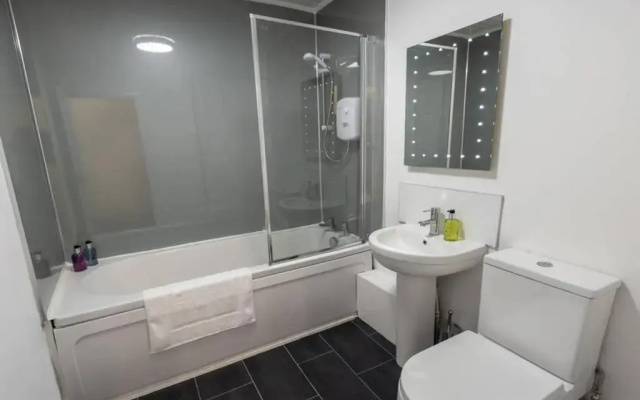 ☆Modern Flat, Close to University and City Centre☆