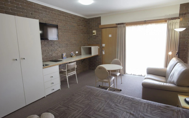 Country City Motor Inn