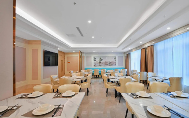 Vienna Hotel (Yecheng Zero Kilometer)