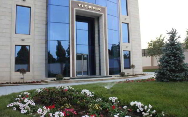 Отель Titanik вид на фасад