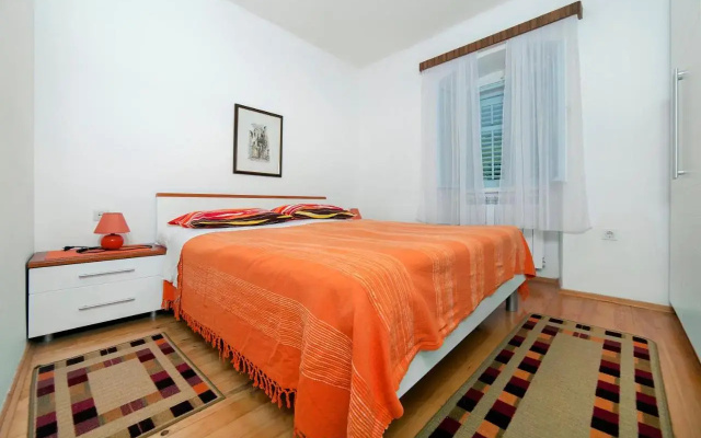Apartments & Rooms Nada