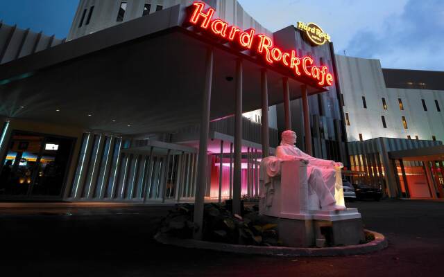 Отель Hard Rock Hotel Penang Малайзия, Пенанг - отзывы, цены и фото номеров - забронировать отель Hard Rock Hotel Penang онлайн вид на фасад