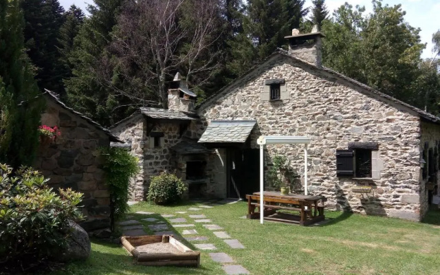 Gite Queyrières, 5 pièces, 8 personnes - FR-1-582-285