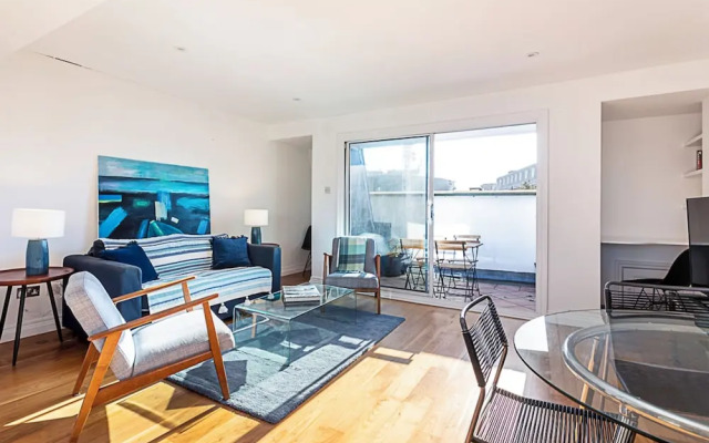 Three Bedroom Kensington Flat