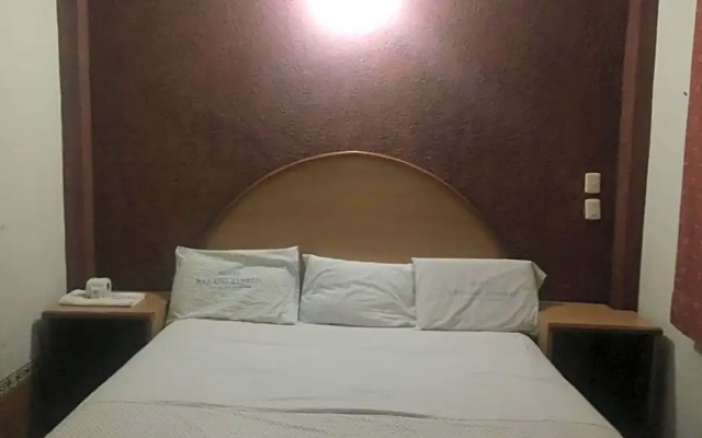 Hotel Paraiso Express