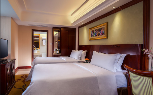 Отель Vienna Hotel Shenzhen Convention Center Branch Китай, Шэньчжэнь - отзывы, цены и фото номеров - забронировать отель Vienna Hotel Shenzhen Convention Center Branch онлайн комната для гостей