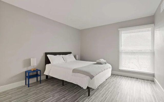 Comfy 2BR 2BA Unit in Pime Location
