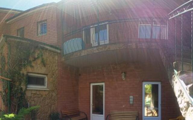 Гостиница Guest House Grebenskaya 26 в Анапе отзывы, цены и фото номеров - забронировать гостиницу Guest House Grebenskaya 26 онлайн Анапа вид на фасад