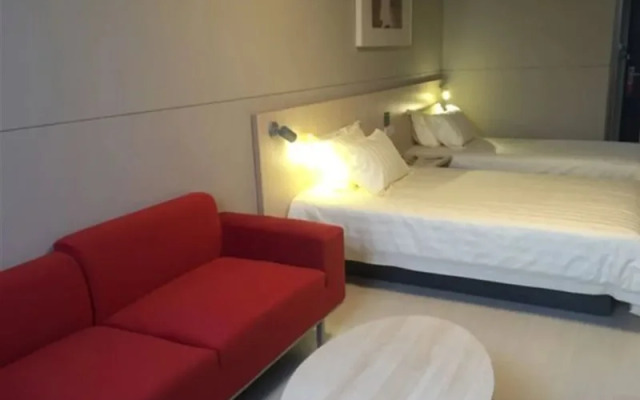 Jinjiang Inn (Shanghai Creative Industrial Park, Caolu Metro Station)