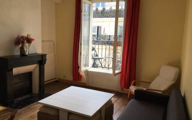Апартаменты Close To Montmartre 1 Bedroom Apartment комната для гостей