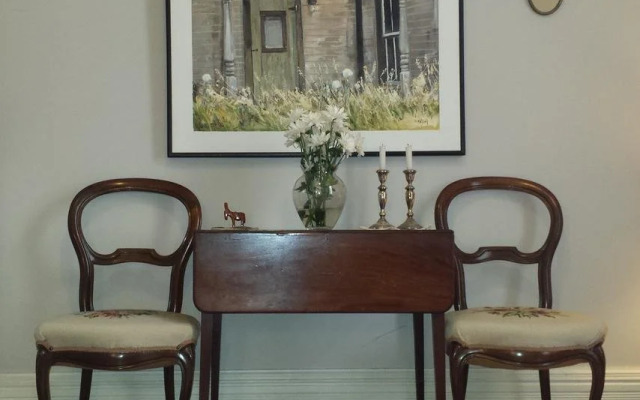 Elizabeths Rose Cottage