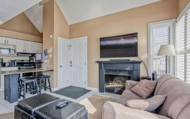 Mountainside 2 bed 2 bath with laundry 79249