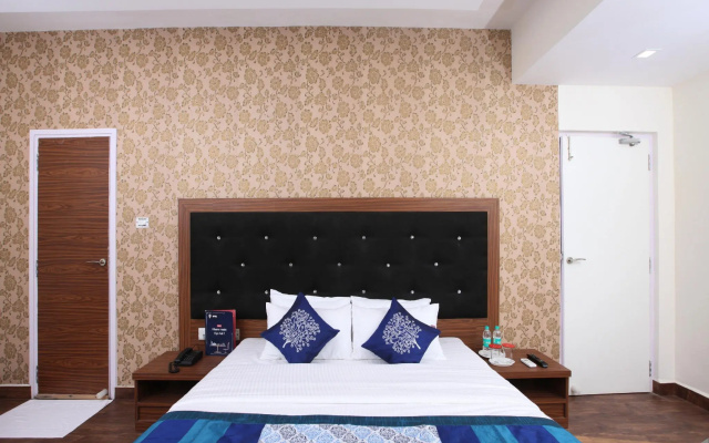 Capital O 14043 Hotel Star Holiday