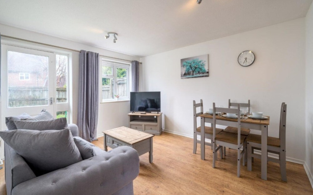 Charming Crawley Getaway 1br Near Gatwick Airport