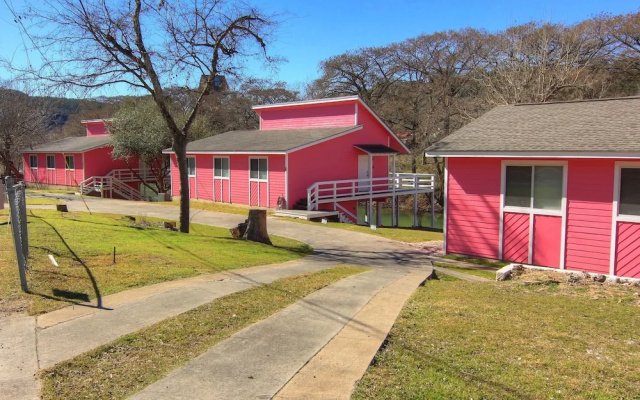 Three Pink Housez RR1 3