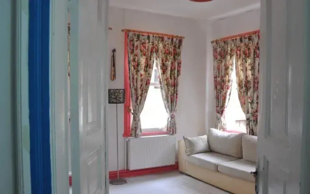 Mahmures House