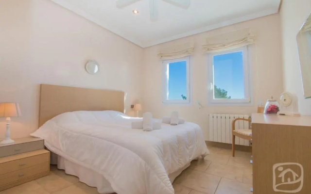Abahana Villas Lou